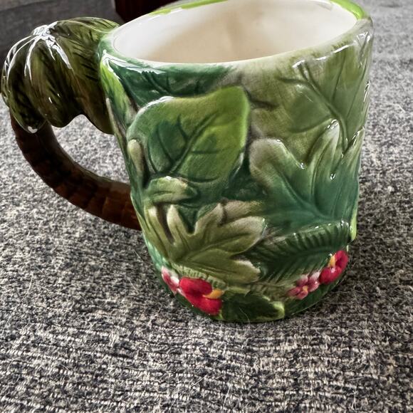 KCCO Ltd Hawaii 3-D Hand-painted Hula Girl Palm Tree Coffee Tea Mug Collectible - Picture 6 of 11